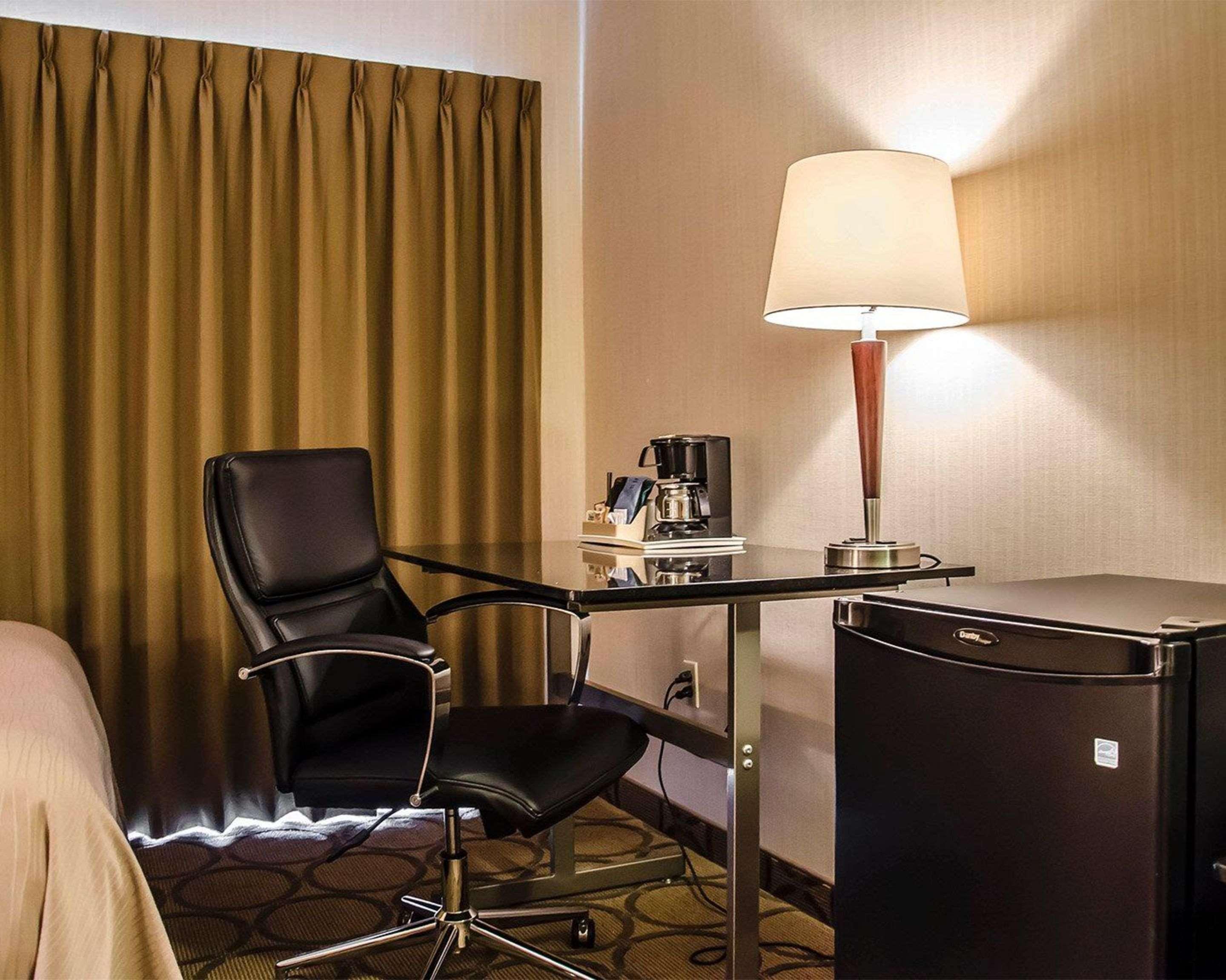 Comfort Inn South Shore Boucherville Bagian luar foto