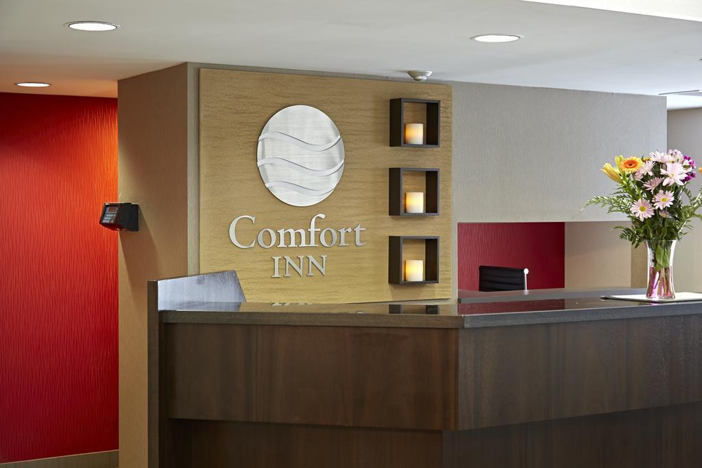 Comfort Inn South Shore Boucherville Bagian luar foto