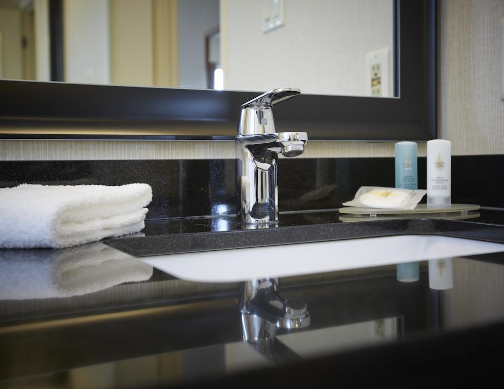 Comfort Inn South Shore Boucherville Bagian luar foto